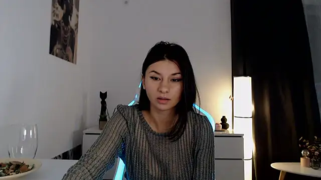 Snapshot of Simply_the_best chatting on February 13, 5:11 pm Simply the best online show from February 13, 5:11 pm