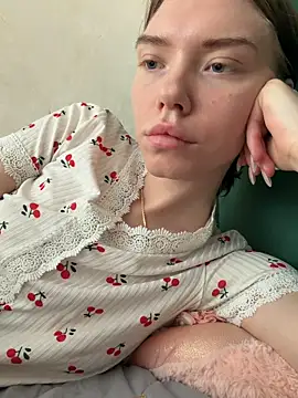Lisaaa Alisa online show from May 14, 4:52 am