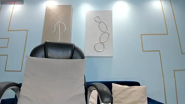 Snapshot of JessicaWilliams1 chatting on March 8, 10:22 am JessicaWilliams1 online show from March 8, 10:22 am
