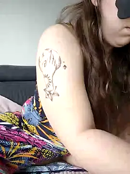 FrancaiseLynne online show from January 27, 9:44 am