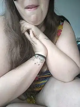 FrancaiseLynne online show from February 16, 4:32 pm