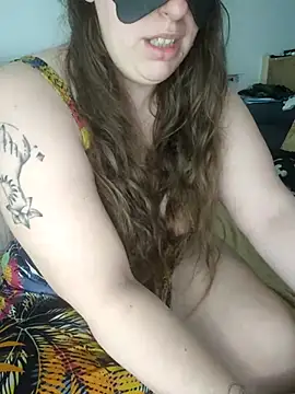 FrancaiseLynne online show from March 22, 11:00 am