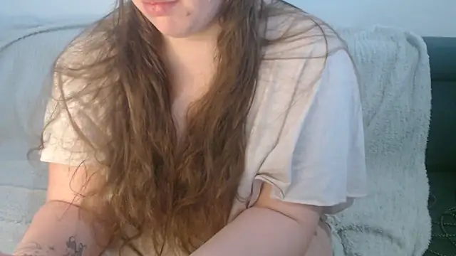 FrancaiseLynne online show from March 7, 4:04 pm