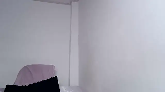caarlywhitee online show from June 27, 12:48 am