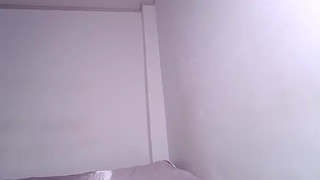 caarlywhitee online show from July 17, 2:18 am