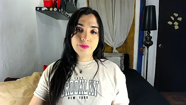 Snapshot of SARAMISHA chatting on October 9, 5:27 am SARAMISHA online show from October 9, 5:27 am