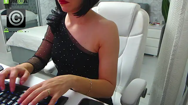 Snapshot of Ellysse_ chatting on October 7, 8:44 am Ellysse  online show from October 7, 8:44 am