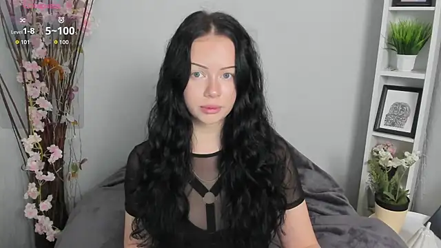 Lori  Hell online show from May 18, 3:24 am