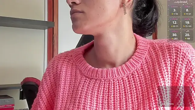 Snapshot of SamanthaWatson chatting on January 4, 4:11 pm SamanthaWatson online show from January 4, 4:11 pm