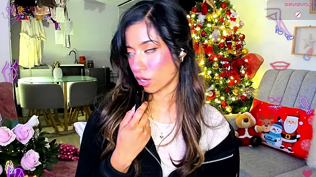 Snapshot of Issa_cooper chatting on December 13, 4:33 am Issa cooper online show from December 13, 4:33 am