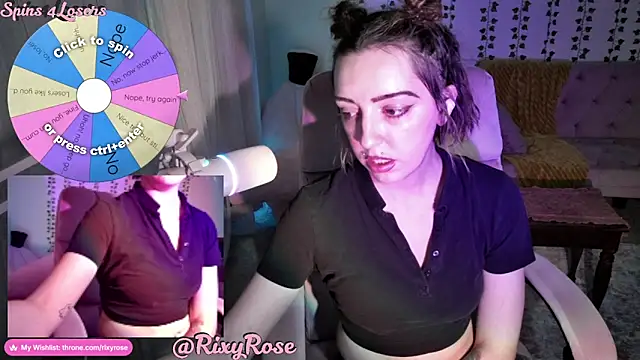 Snapshot of Trixyrose chatting on July 28, 5:36 am Trixyrose online show from July 28, 5:36 am