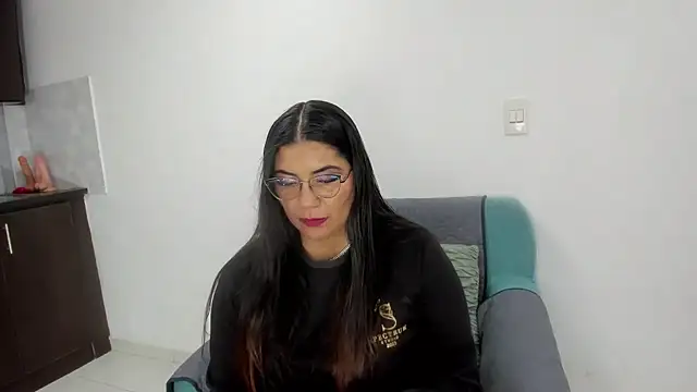 Luna Dumont online show from November 29, 11:13 am