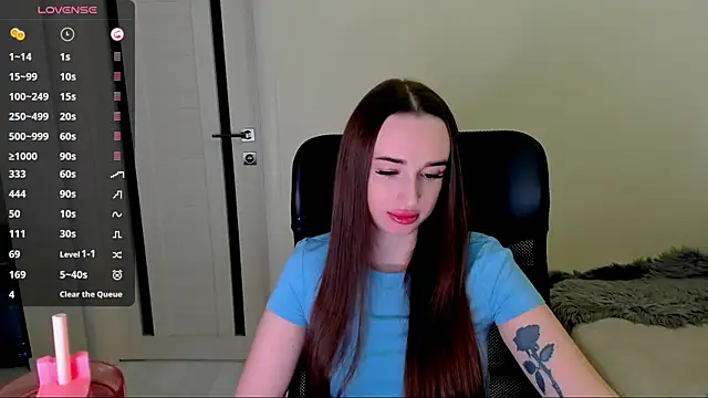 Snapshot of Kimmberr chatting on January 7, 3:42 am Kimmberr online show from January 7, 3:42 am