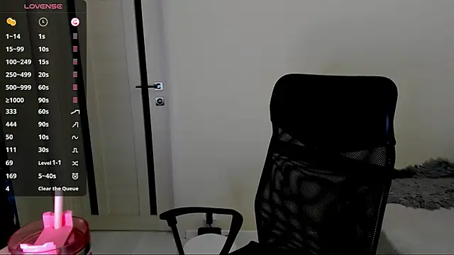 Snapshot of Kimmberr chatting on January 8, 3:31 am Kimmberr online show from January 8, 3:31 am