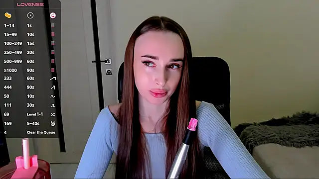 Snapshot of Kimmberr chatting on January 17, 3:44 am Kimmberr online show from January 17, 3:44 am