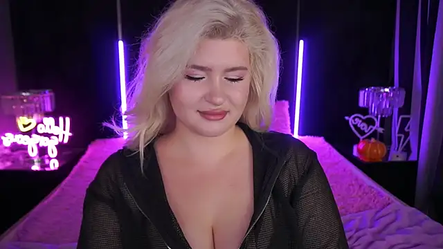 CocoSecretss online show from November 9, 7:50 am