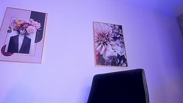 Dollar-girl online show from April 4, 1:19 pm