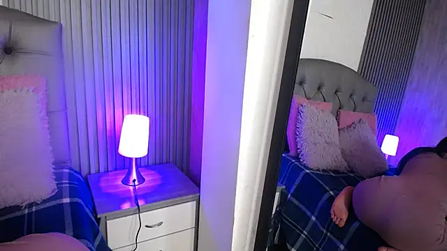 kendall saenz online show from December 14, 4:42 pm