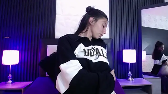 kendall saenz online show from December 18, 8:36 pm