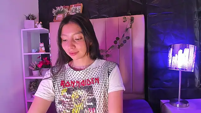 kendall saenz online show from December 2, 7:31 pm