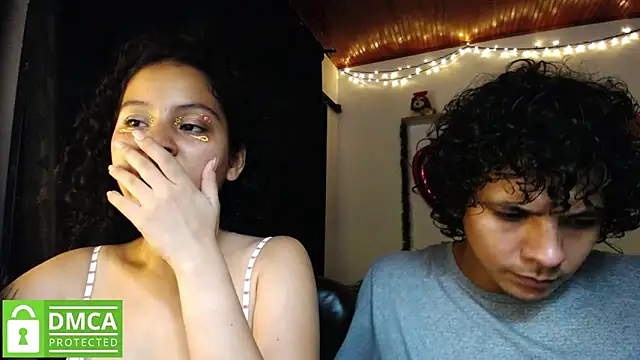 Snapshot of Mr_MrsCurie chatting on December 10, 12:06 am Mr MrsCurie online show from December 10, 12:06 am