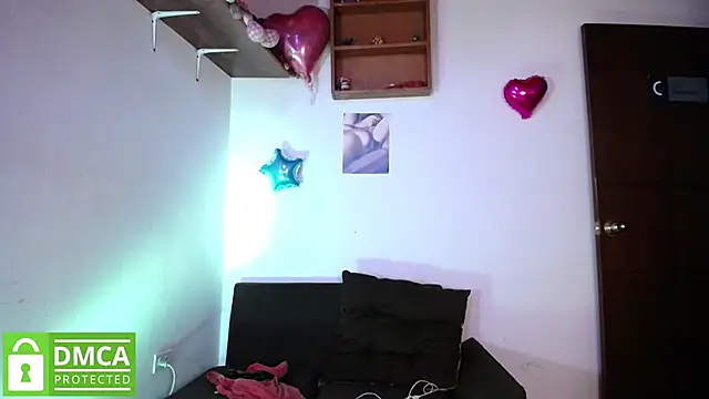 Snapshot of Mr_MrsCurie chatting on January 22, 10:26 pm Mr MrsCurie online show from January 22, 10:26 pm