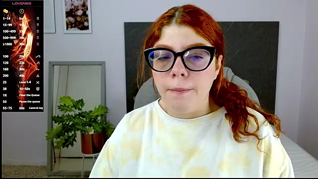 lucie nicolls online show from January 20, 7:57 pm