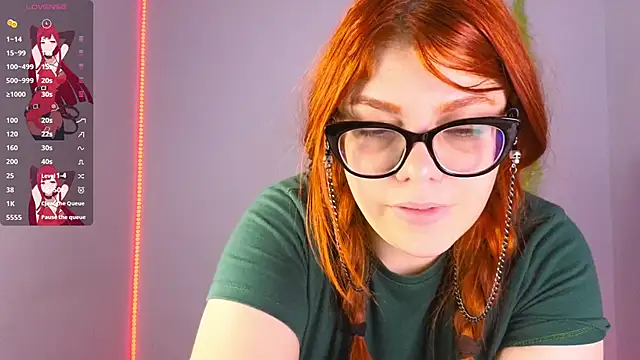 lucie nicolls online show from February 14, 11:09 pm