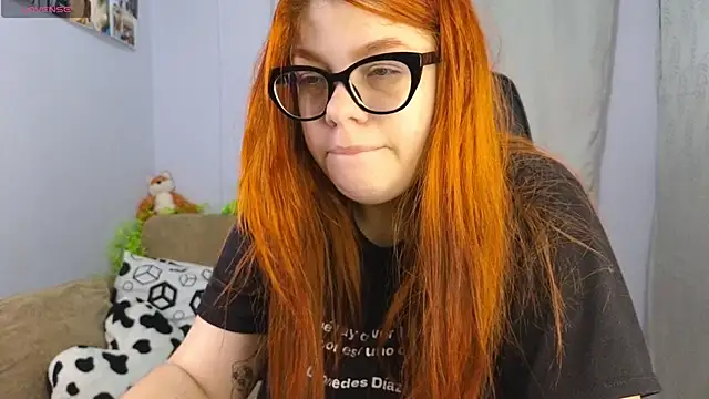 lucie nicolls online show from February 24, 7:41 pm