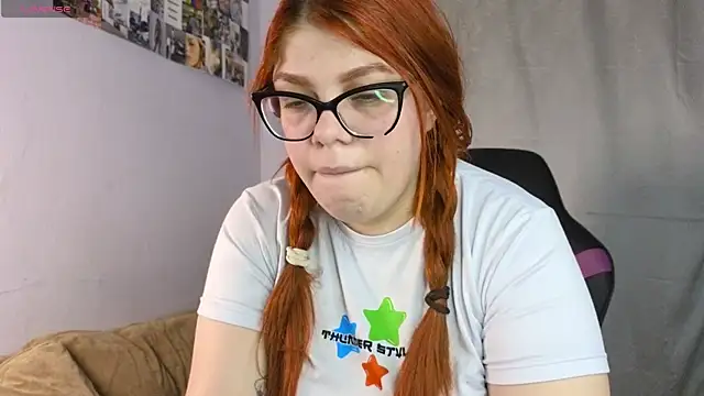 lucie nicolls online show from February 26, 7:49 pm