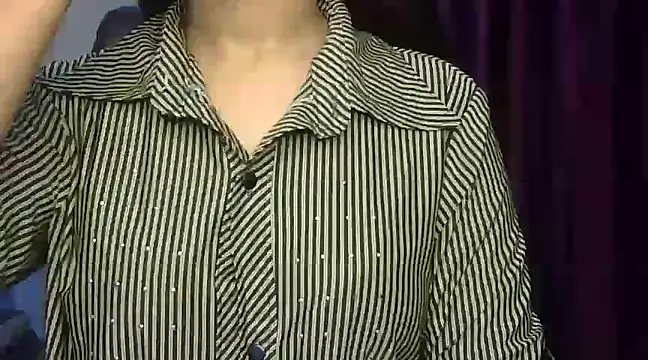 Snapshot of Karnaa_vail chatting on January 8, 4:44 am Karnaa vail online show from January 8, 4:44 am