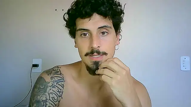 Snapshot of milkoffe chatting on January 6, 5:27 pm milkoffe online show from January 6, 5:27 pm