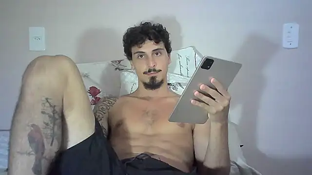 Snapshot of milkoffe chatting on January 26, 12:05 am milkoffe online show from January 26, 12:05 am