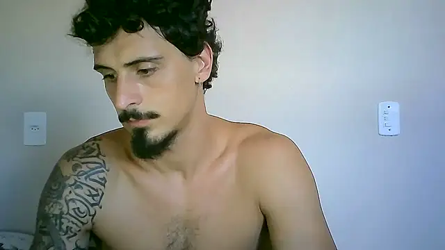 Snapshot of milkoffe chatting on February 3, 3:27 pm milkoffe online show from February 3, 3:27 pm