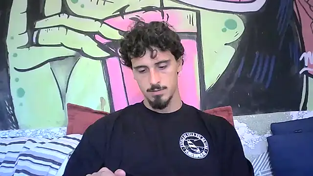 Snapshot of milkoffe chatting on March 13, 8:11 pm milkoffe online show from March 13, 8:11 pm