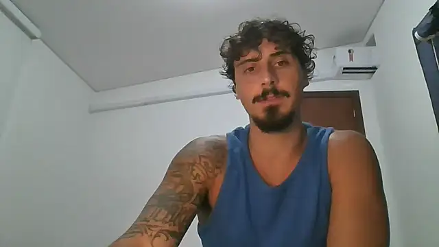 Snapshot of milkoffe chatting on February 5, 9:52 pm milkoffe online show from February 5, 9:52 pm