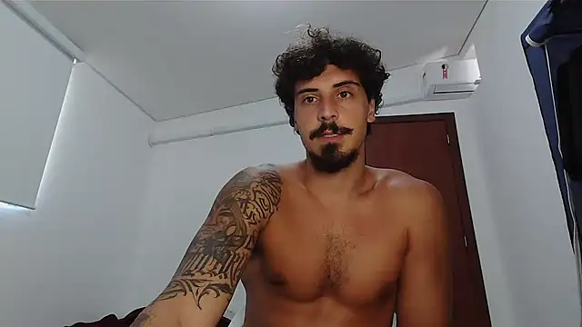 Snapshot of milkoffe chatting on February 11, 1:49 pm milkoffe online show from February 11, 1:49 pm