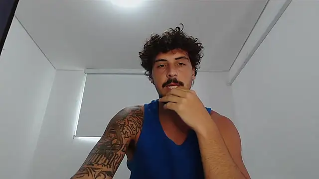 Snapshot of milkoffe chatting on February 25, 2:16 pm milkoffe online show from February 25, 2:16 pm