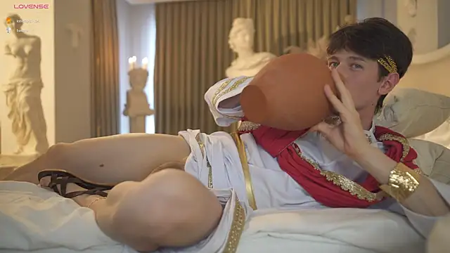 tommyjoyer online show from October 15, 2:28 pm