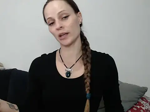 Snapshot of naikah714 chatting on February 12, 2:45 pm naikah714 online show from February 12, 2:45 pm