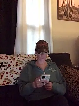 SidneyRaee online show from February 19, 7:21 pm