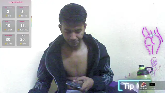 just fucks online show from December 17, 7:20 pm