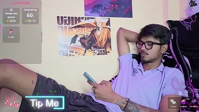 Snapshot of just_fucks chatting on April 3, 9:24 pm just fucks online show from April 3, 9:24 pm