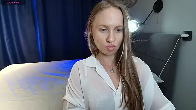 Snapshot of Mad1en chatting on July 24, 9:51 am Mad1en online show from July 24, 9:51 am