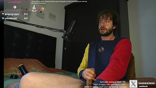 Snapshot of just_maxii chatting on February 6, 12:22 am just maxii online show from February 6, 12:22 am