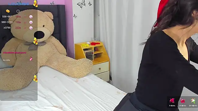 Snapshot of SophiaLiu chatting on February 1, 11:48 pm SophiaLiu online show from February 1, 11:48 pm