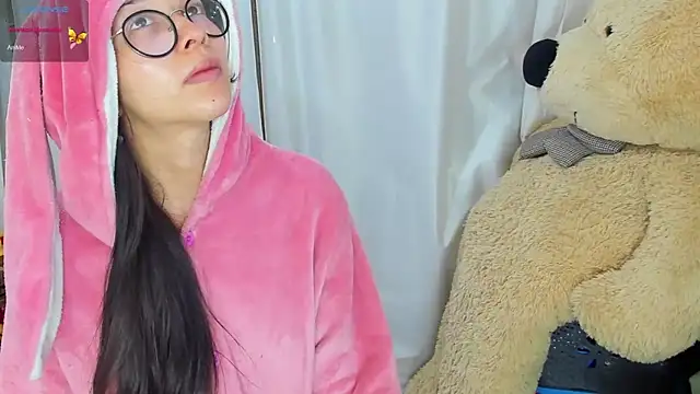 Snapshot of SophiaLiu chatting on February 12, 9:54 pm SophiaLiu online show from February 12, 9:54 pm