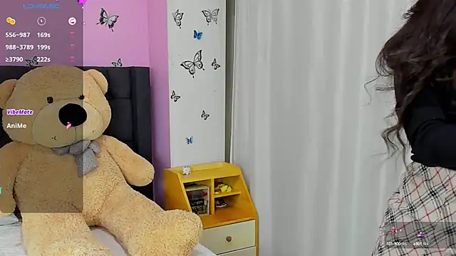 Snapshot of SophiaLiu chatting on March 23, 1:42 am SophiaLiu online show from March 23, 1:42 am