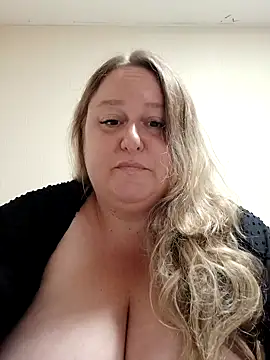 Snapshot of blissful_vixen chatting on October 8, 2:04 pm blissful vixen online show from October 8, 2:04 pm