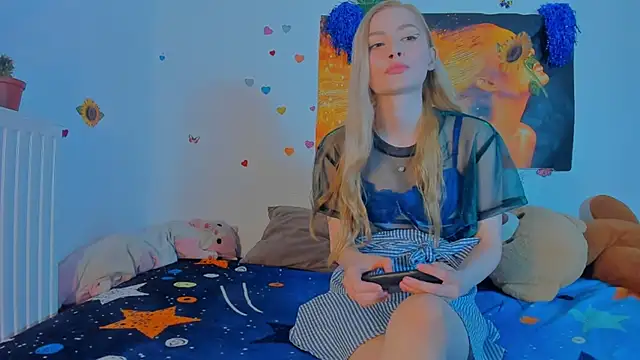 Snapshot of Lizzyjordanxo chatting on June 23, 3:32 pm Lizzyjordanxo online show from June 23, 3:32 pm